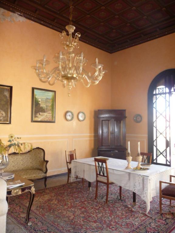 B&B Di Charme Camelie Palazzo Nicotra 里波斯托 外观 照片