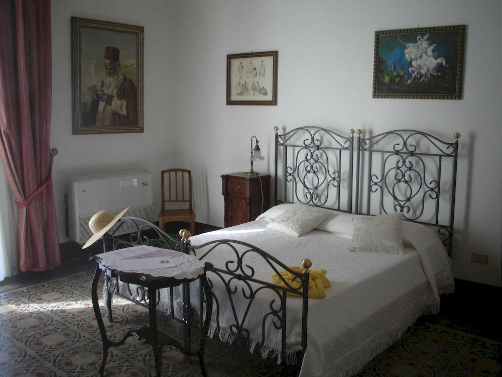 B&B Di Charme Camelie Palazzo Nicotra 里波斯托 外观 照片