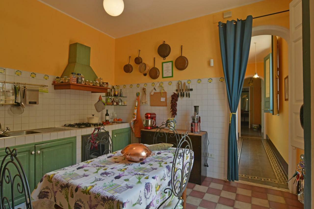 B&B Di Charme Camelie Palazzo Nicotra 里波斯托 外观 照片