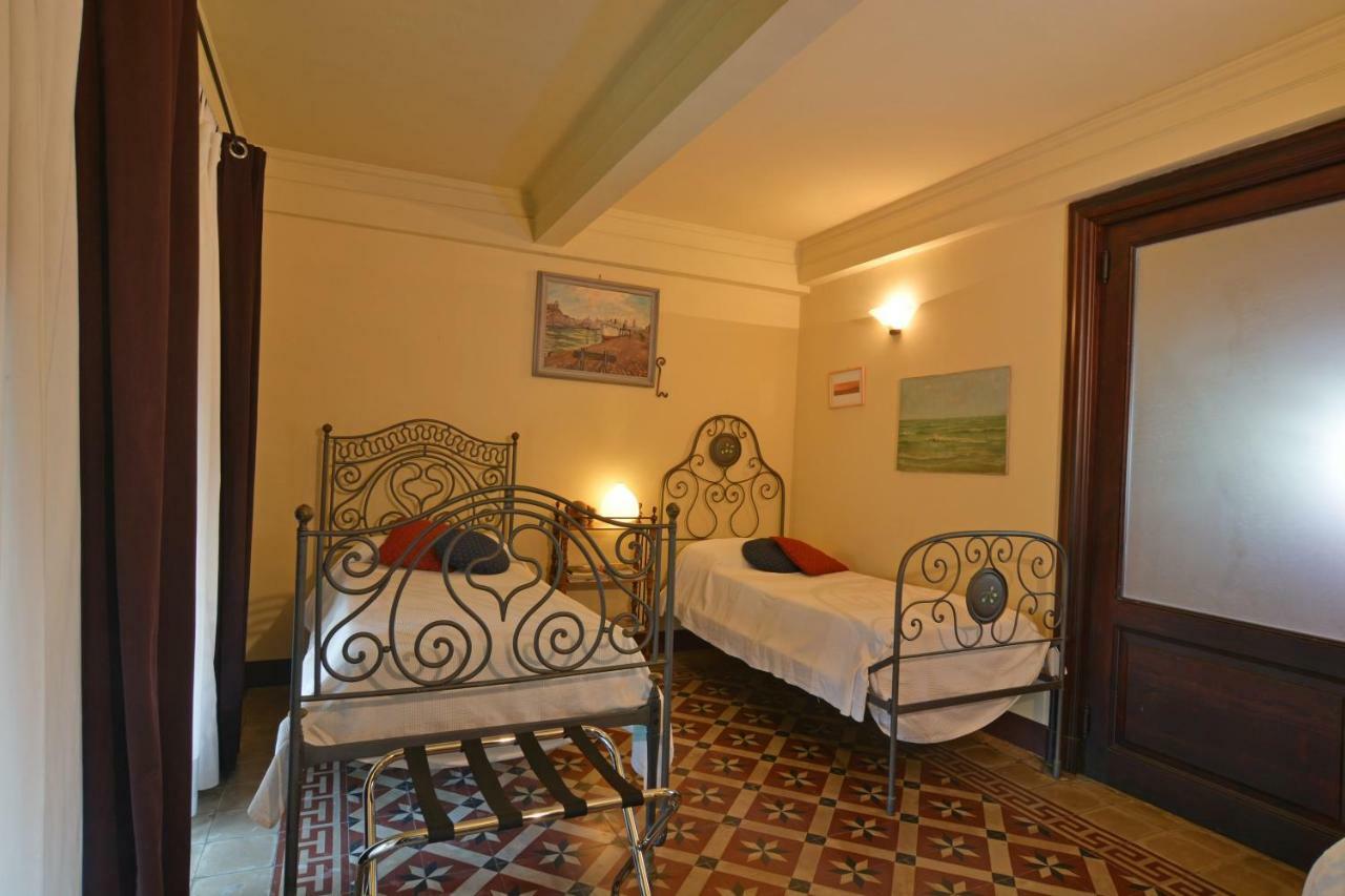 B&B Di Charme Camelie Palazzo Nicotra 里波斯托 外观 照片