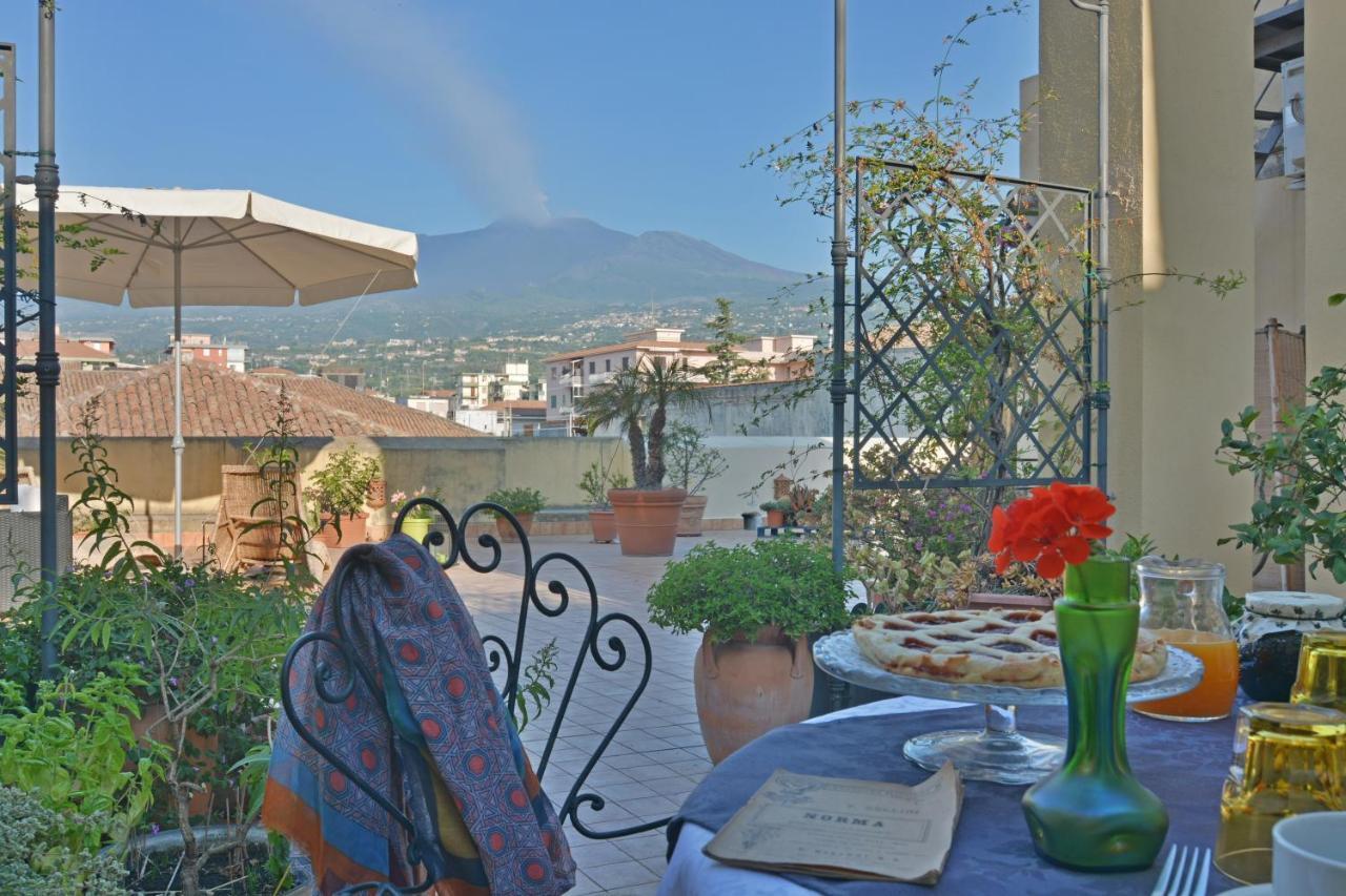B&B Di Charme Camelie Palazzo Nicotra 里波斯托 外观 照片