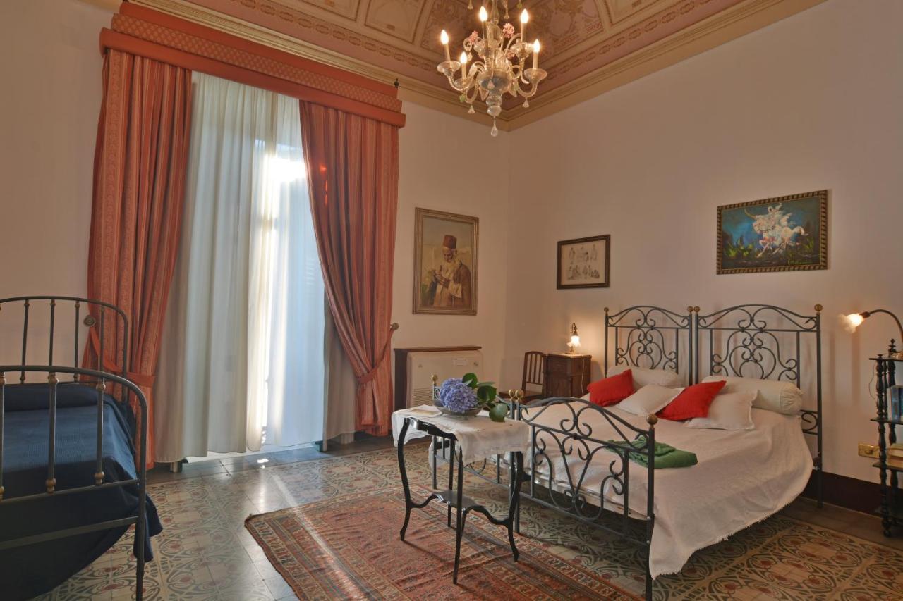 B&B Di Charme Camelie Palazzo Nicotra 里波斯托 外观 照片